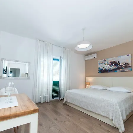 Mandalena Apartment *
