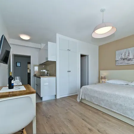 Mandalena Apartment *