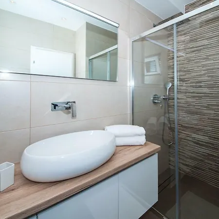 Apartment Mandalena *